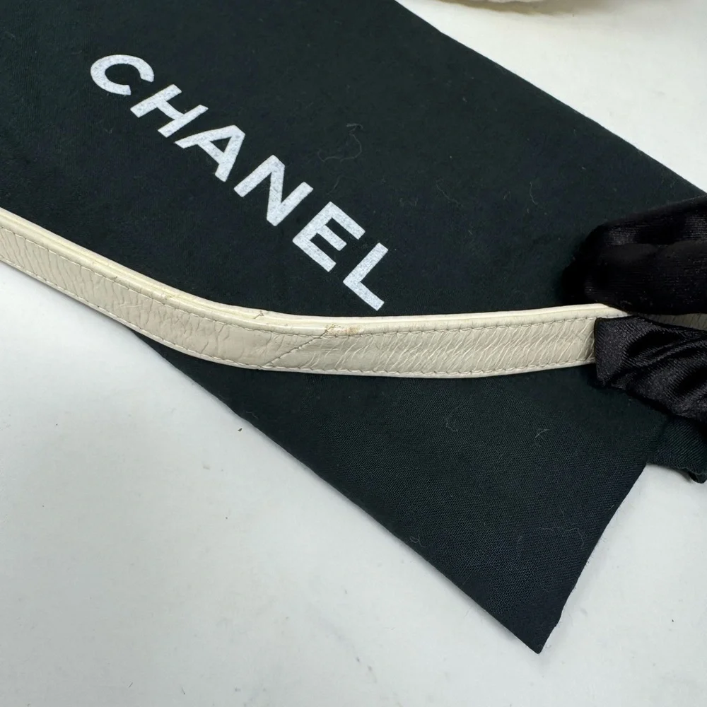 💎💯Authentic CHANEL Trendy CC Vanity Leather Bag (off white)